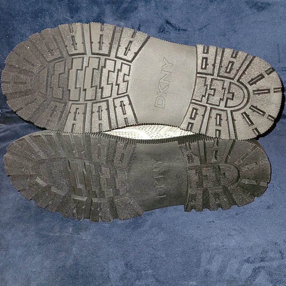 New DKNY Ava Stone Moto boots size 6 youth equals size 8 women's. - Picture 5 of 7